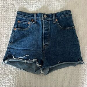 Levi’s Ribcage Shorts